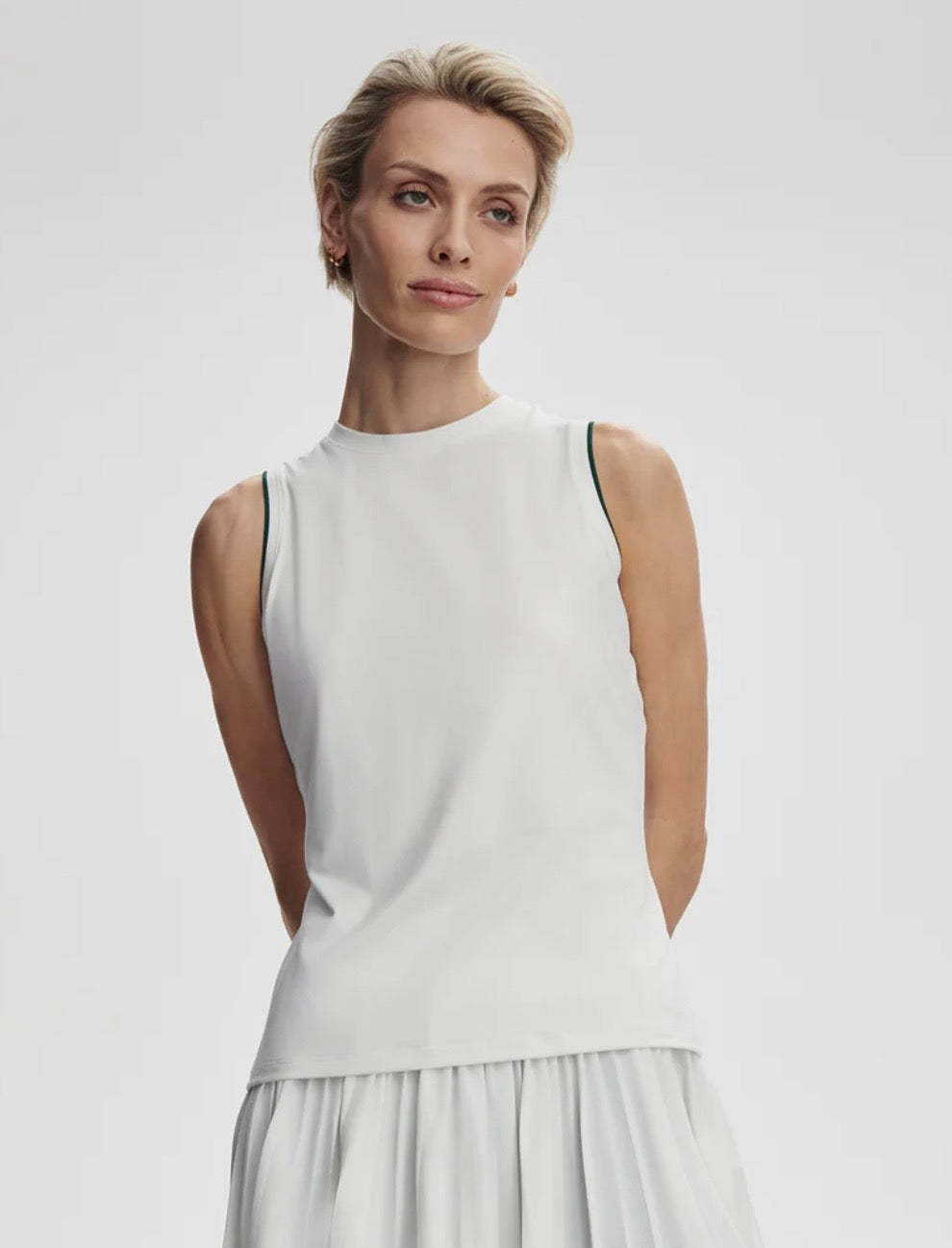 Arton Performance Tank - White with Forest Trim